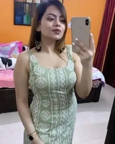 Call Girl in Domjur